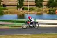 Vintage-motorcycle-club;eventdigitalimages;mallory-park;mallory-park-trackday-photographs;no-limits-trackdays;peter-wileman-photography;trackday-digital-images;trackday-photos;vmcc-festival-1000-bikes-photographs